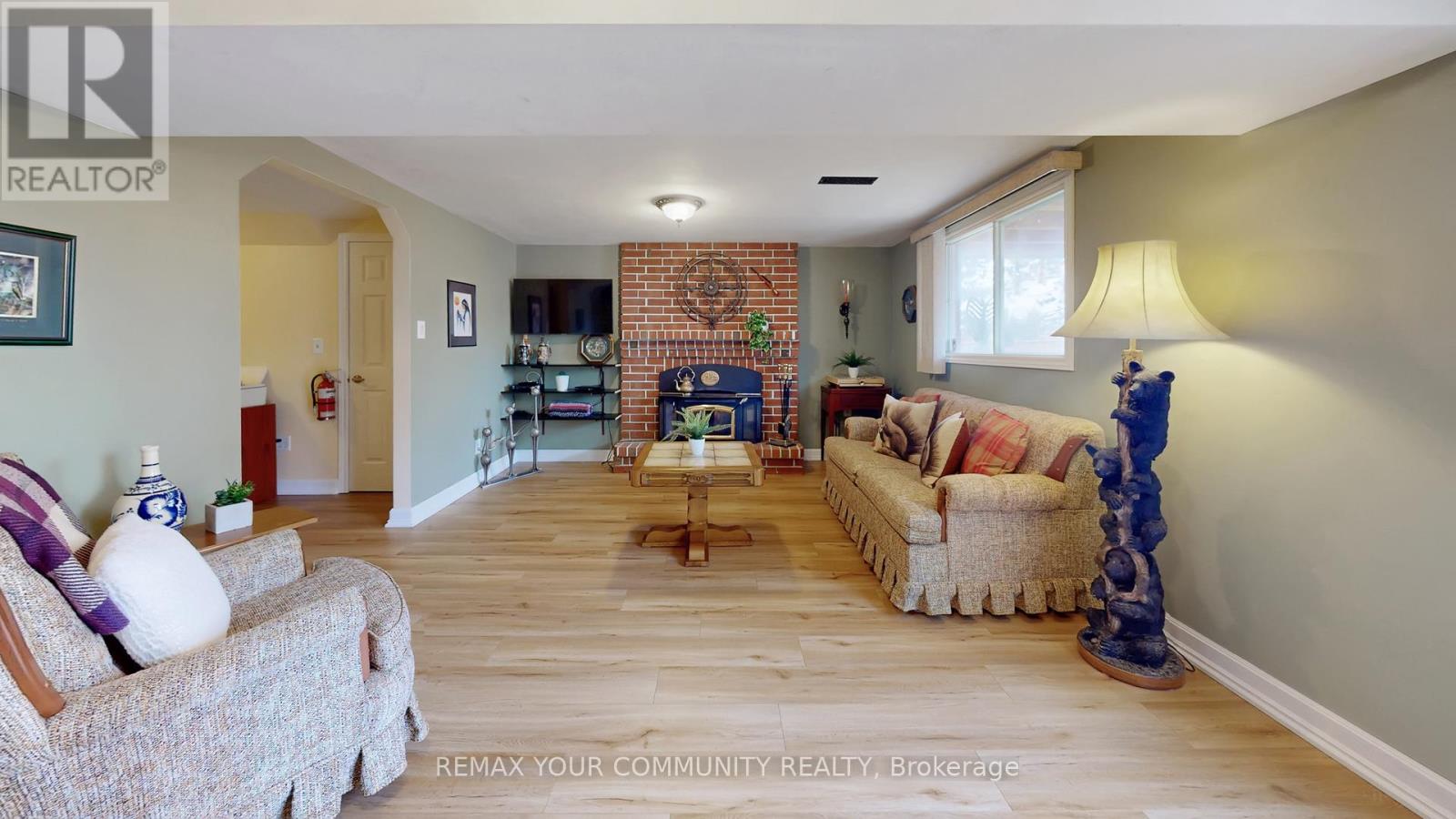 4300 Beacon Lane, Mississauga, Ontario  L5C 3V9 - Photo 17 - W12946706