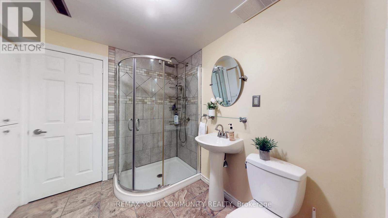 4300 Beacon Lane, Mississauga, Ontario  L5C 3V9 - Photo 23 - W12946706