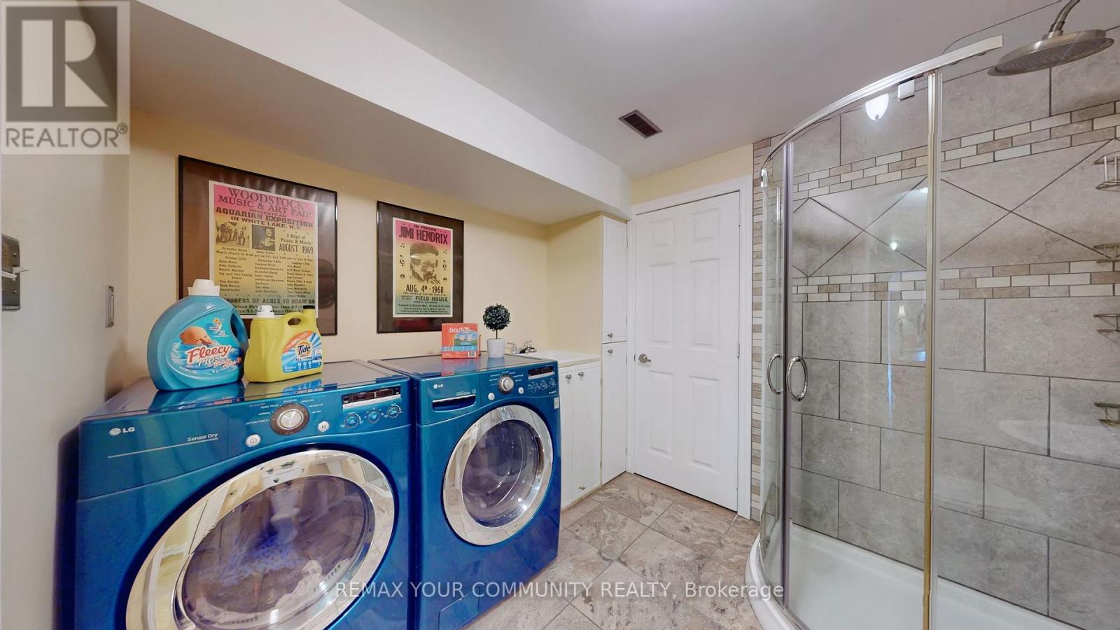 4300 Beacon Lane, Mississauga, Ontario  L5C 3V9 - Photo 24 - W12946706