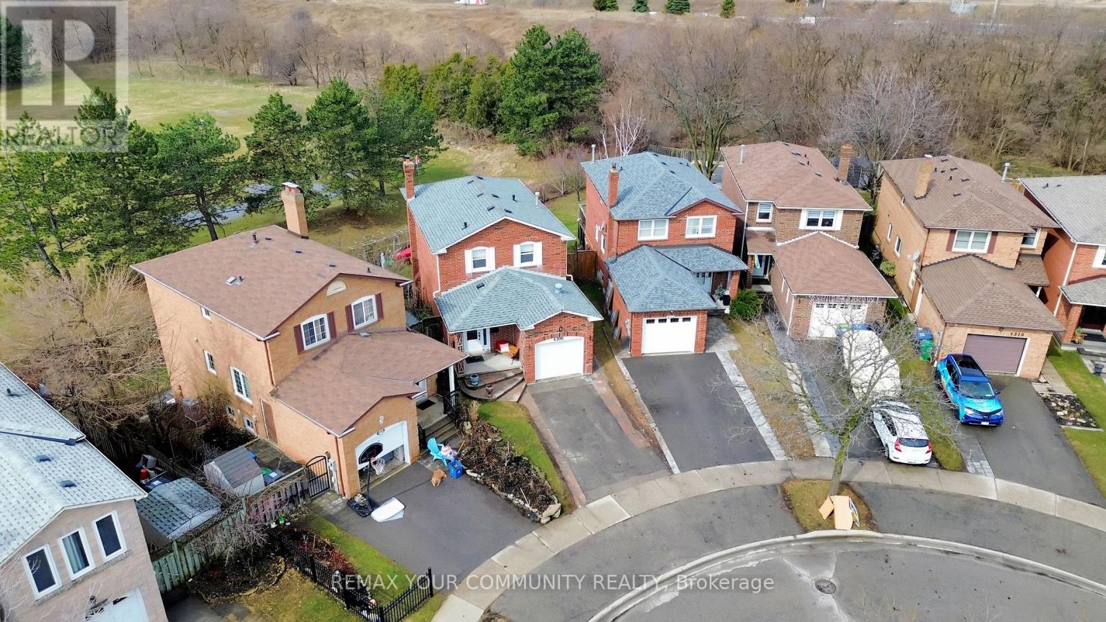 4300 Beacon Lane, Mississauga, Ontario  L5C 3V9 - Photo 32 - W12946706