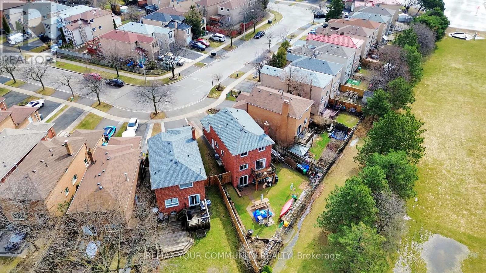 4300 Beacon Lane, Mississauga, Ontario  L5C 3V9 - Photo 33 - W12946706