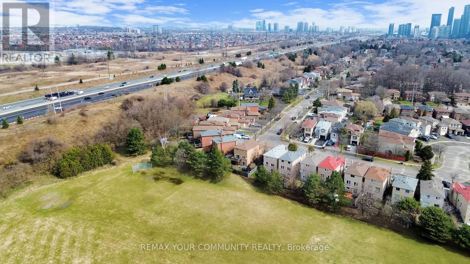 4300 Beacon Lane, Mississauga, Ontario  L5C 3V9 - Photo 36 - W12946706