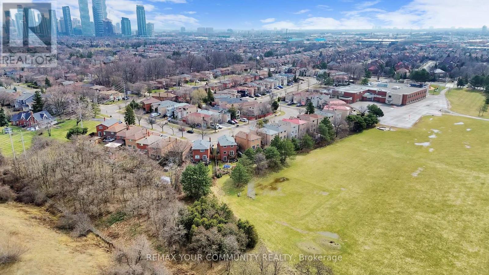 4300 Beacon Lane, Mississauga, Ontario  L5C 3V9 - Photo 37 - W12946706