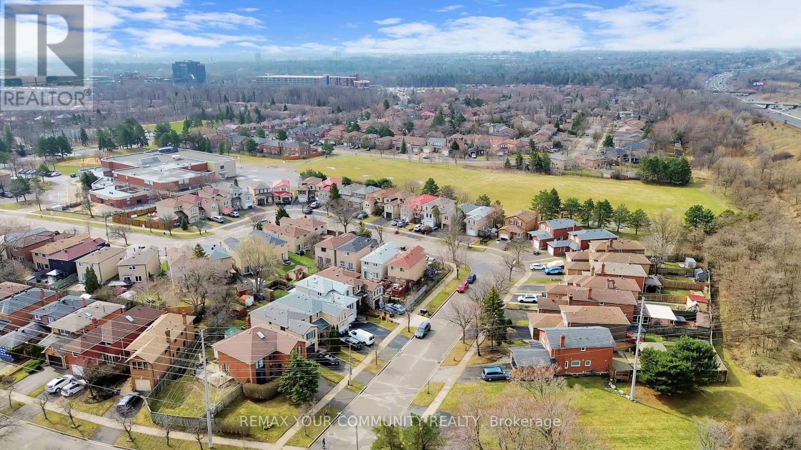 4300 Beacon Lane, Mississauga, Ontario  L5C 3V9 - Photo 38 - W12946706