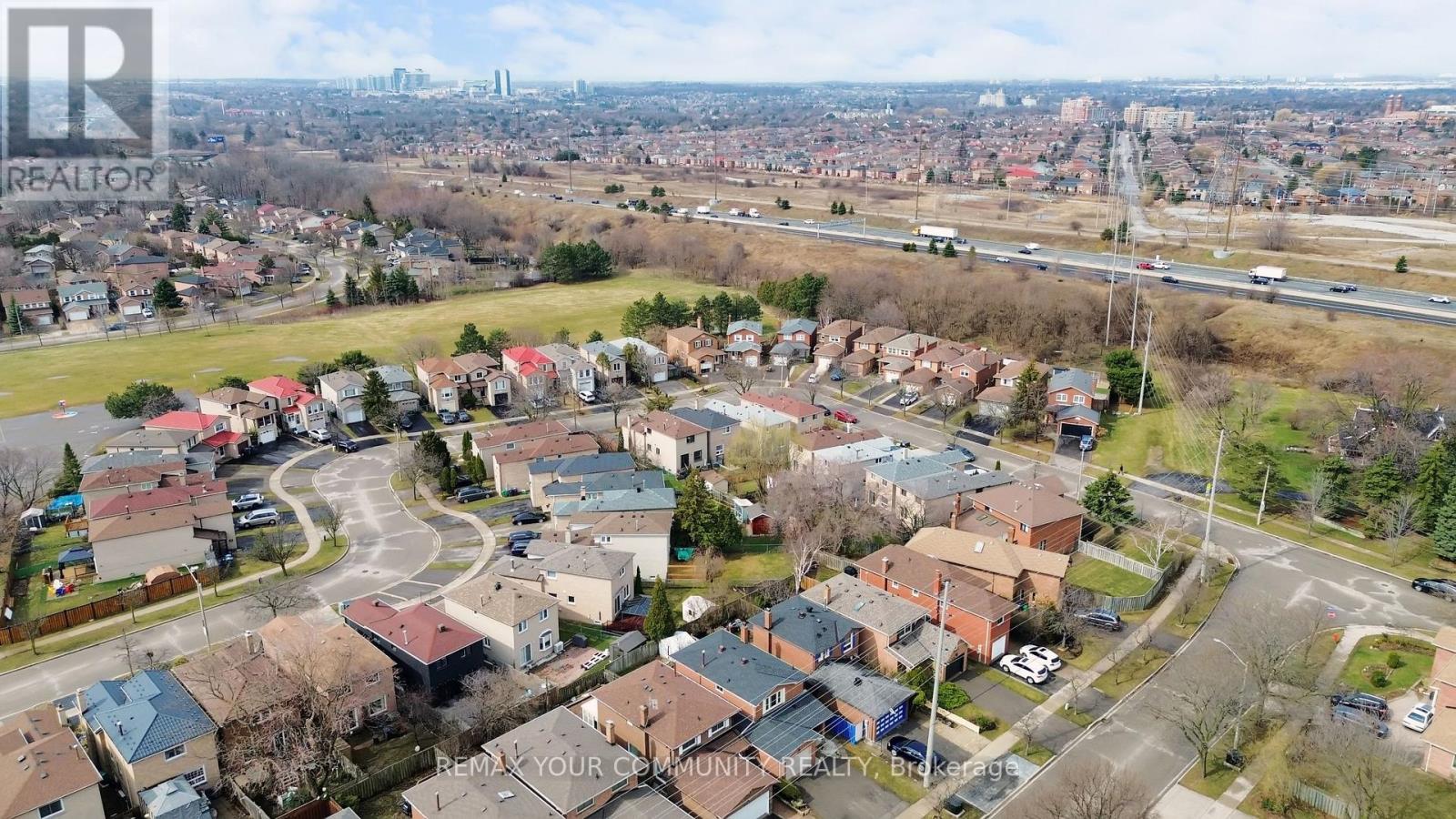 4300 Beacon Lane, Mississauga, Ontario  L5C 3V9 - Photo 39 - W12946706