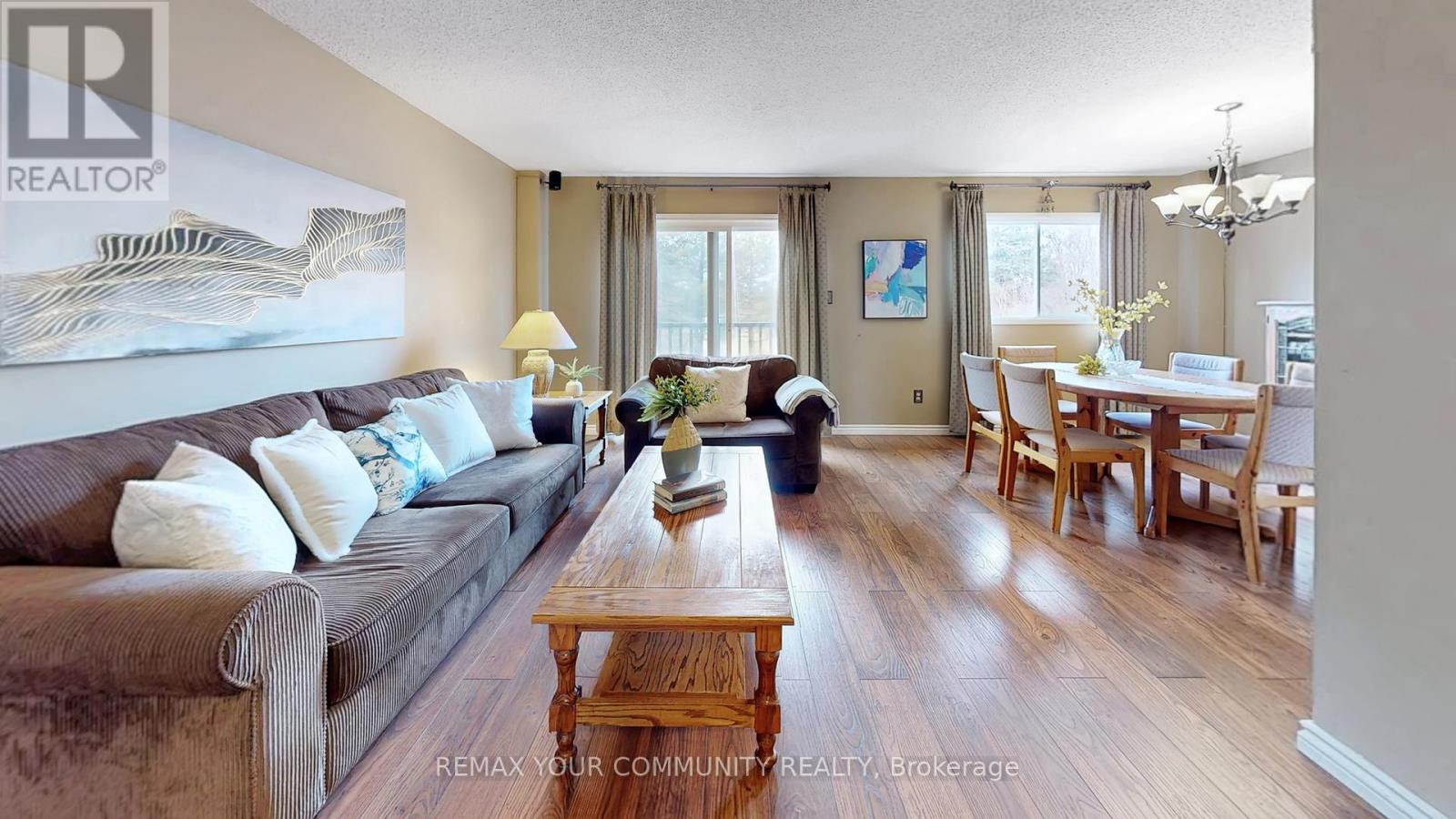 4300 Beacon Lane, Mississauga, Ontario  L5C 3V9 - Photo 4 - W12946706