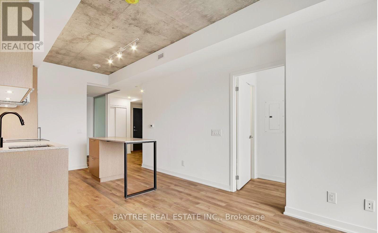 510 - 1808 St Clair Avenue W, Toronto, Ontario  M6N 0C1 - Photo 5 - W12946730