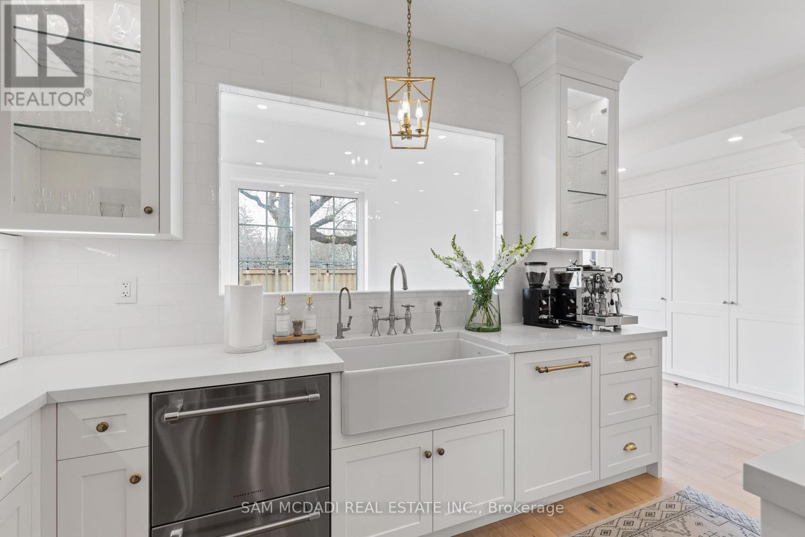 4 Iroquois Avenue, Mississauga, Ontario  L5G 1M6 - Photo 11 - W12946792