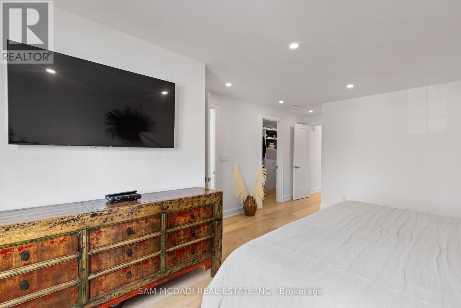 4 Iroquois Avenue, Mississauga, Ontario  L5G 1M6 - Photo 19 - W12946792