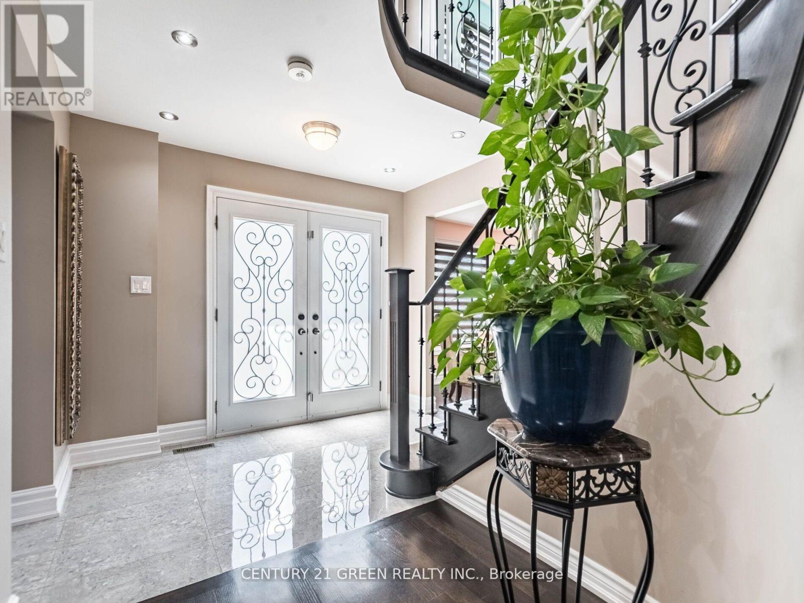 Main - 23 Major William Sharpe Drive, Brampton, Ontario  L6X 3J3 - Photo 4 - W12946800