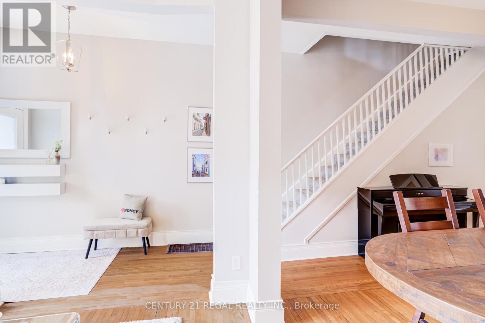 36 Golden Avenue, Toronto, Ontario  M6R 2J4 - Photo 23 - W12946802