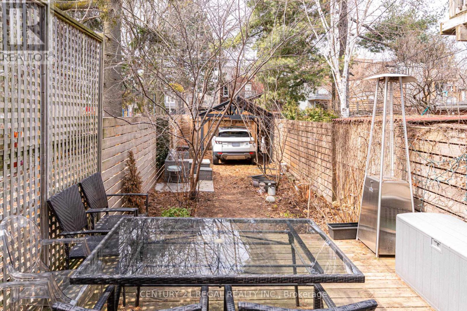 36 Golden Avenue, Toronto, Ontario  M6R 2J4 - Photo 41 - W12946802