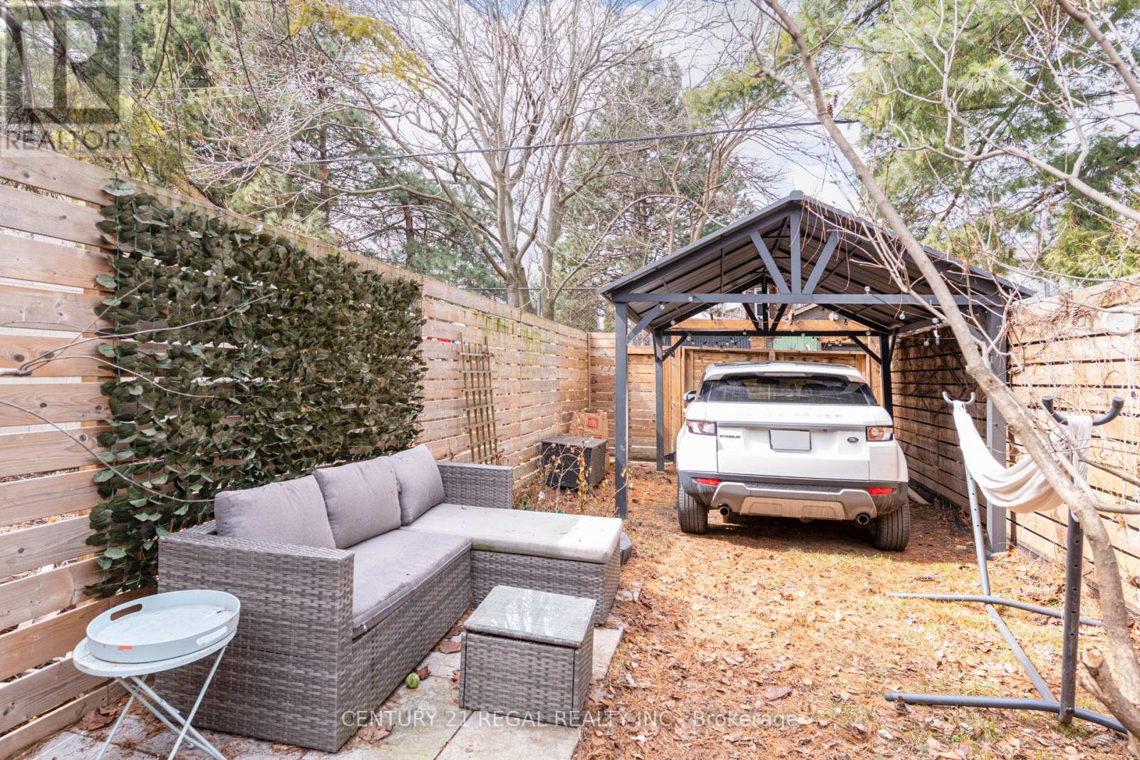 36 Golden Avenue, Toronto, Ontario  M6R 2J4 - Photo 43 - W12946802