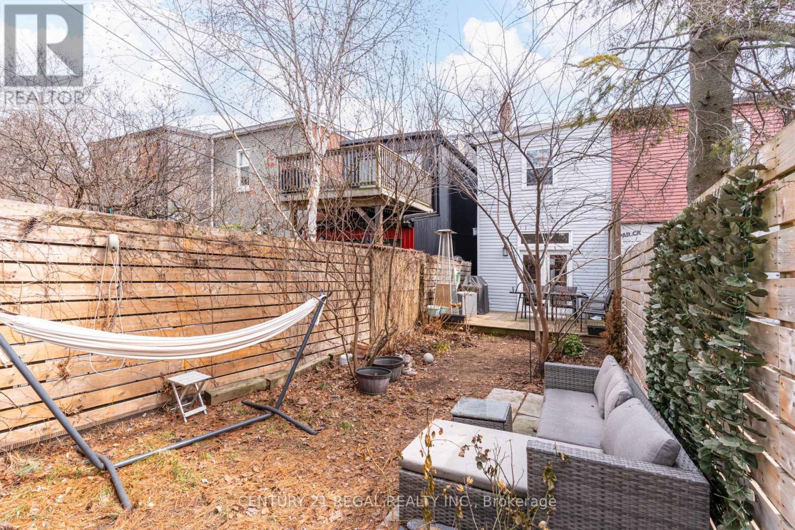 36 Golden Avenue, Toronto, Ontario  M6R 2J4 - Photo 44 - W12946802