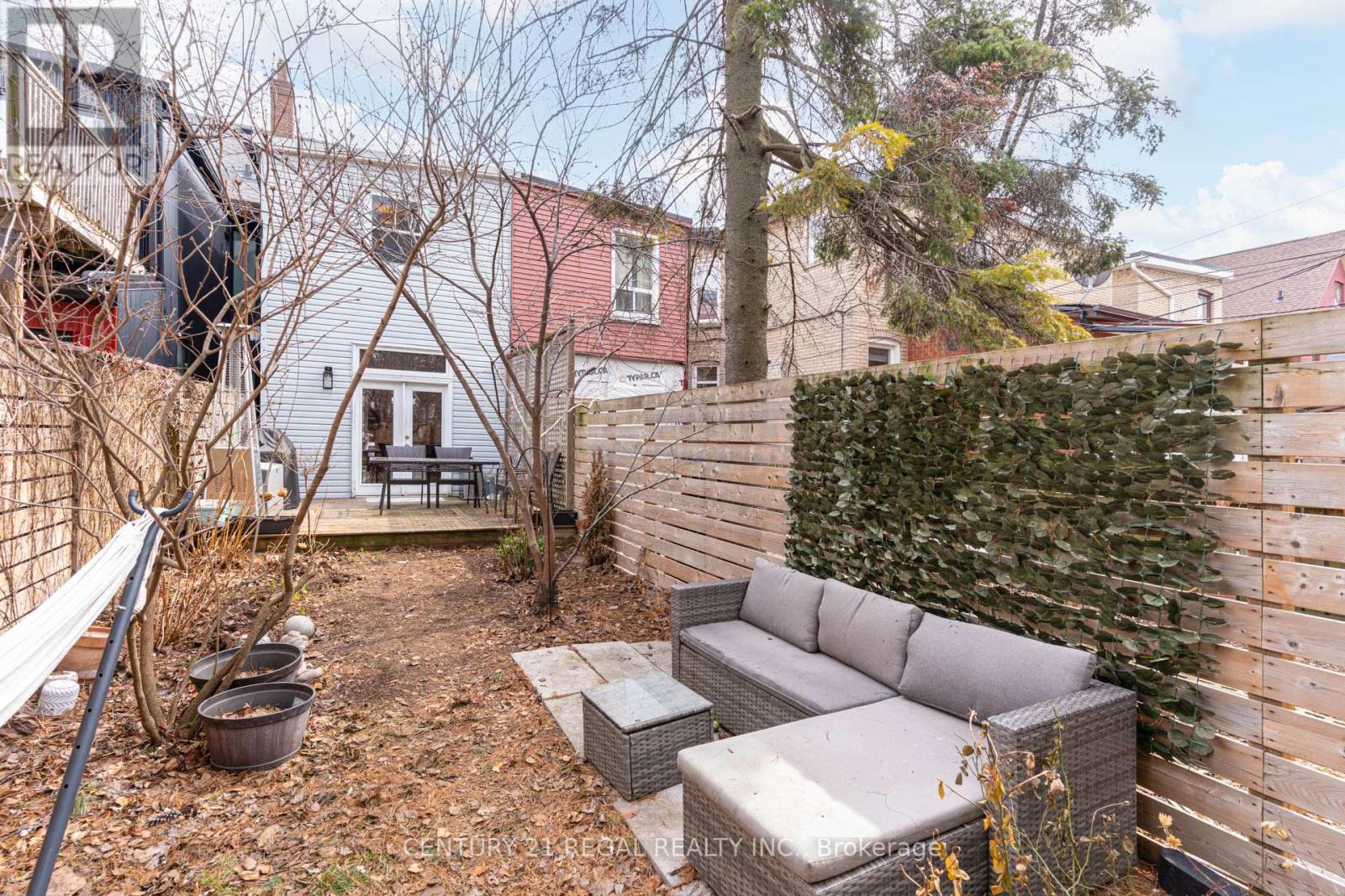 36 Golden Avenue, Toronto, Ontario  M6R 2J4 - Photo 45 - W12946802