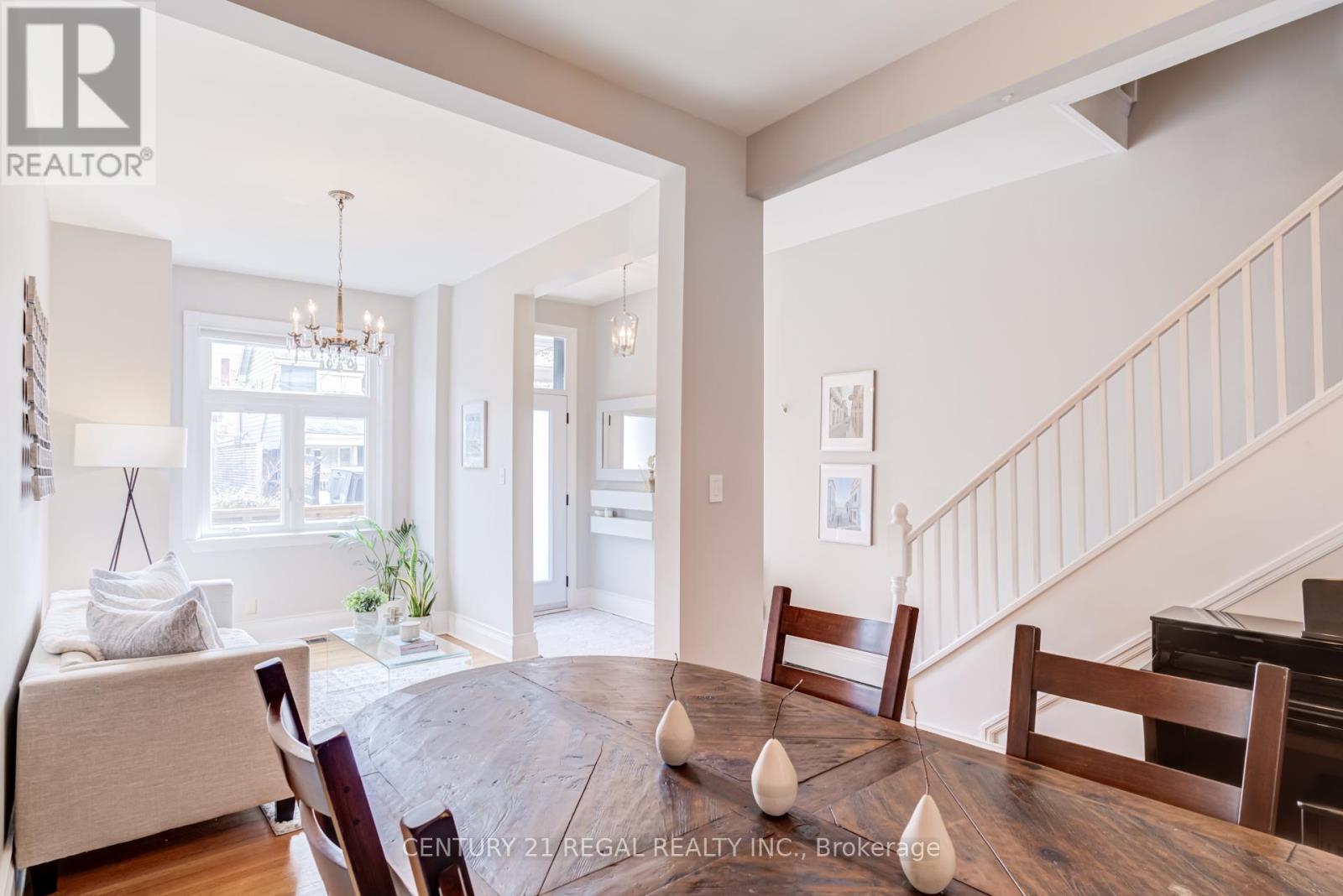 36 Golden Avenue, Toronto, Ontario  M6R 2J4 - Photo 5 - W12946802