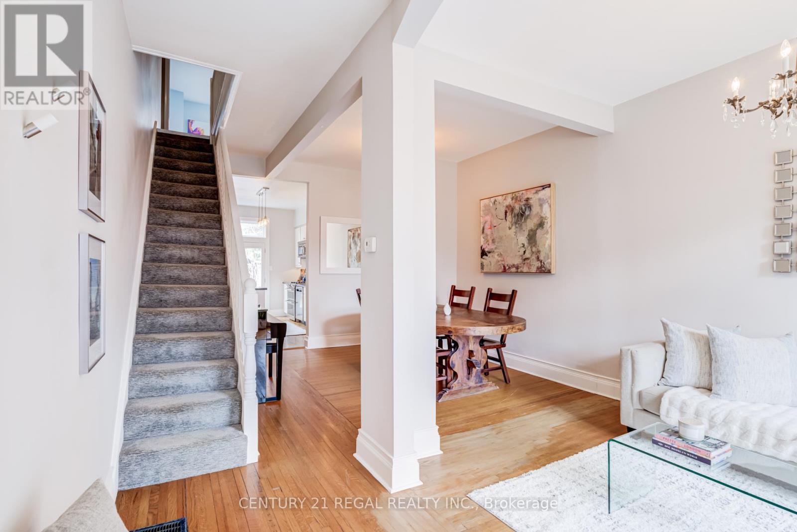 36 Golden Avenue, Toronto, Ontario  M6R 2J4 - Photo 7 - W12946802