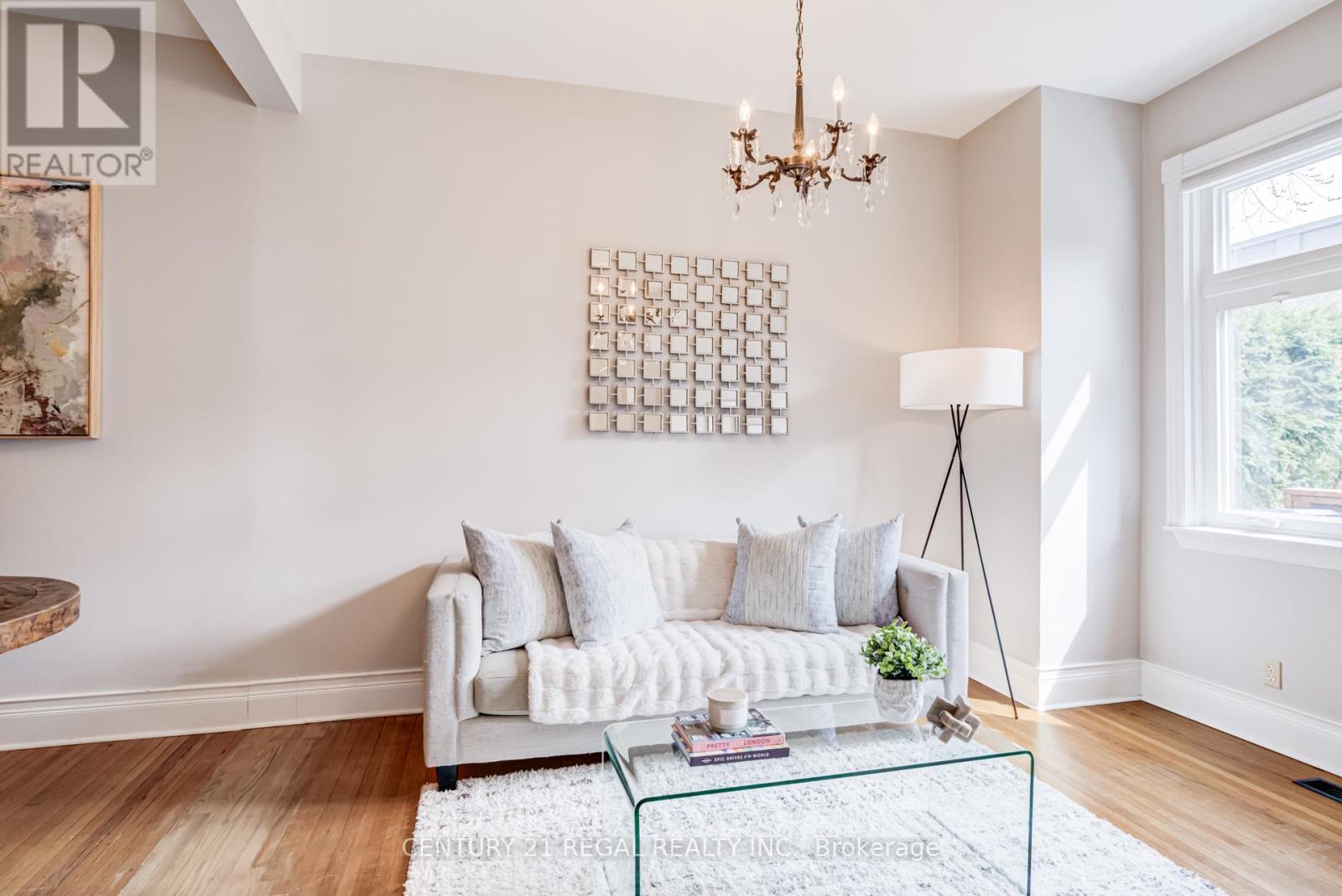 36 Golden Avenue, Toronto, Ontario  M6R 2J4 - Photo 8 - W12946802