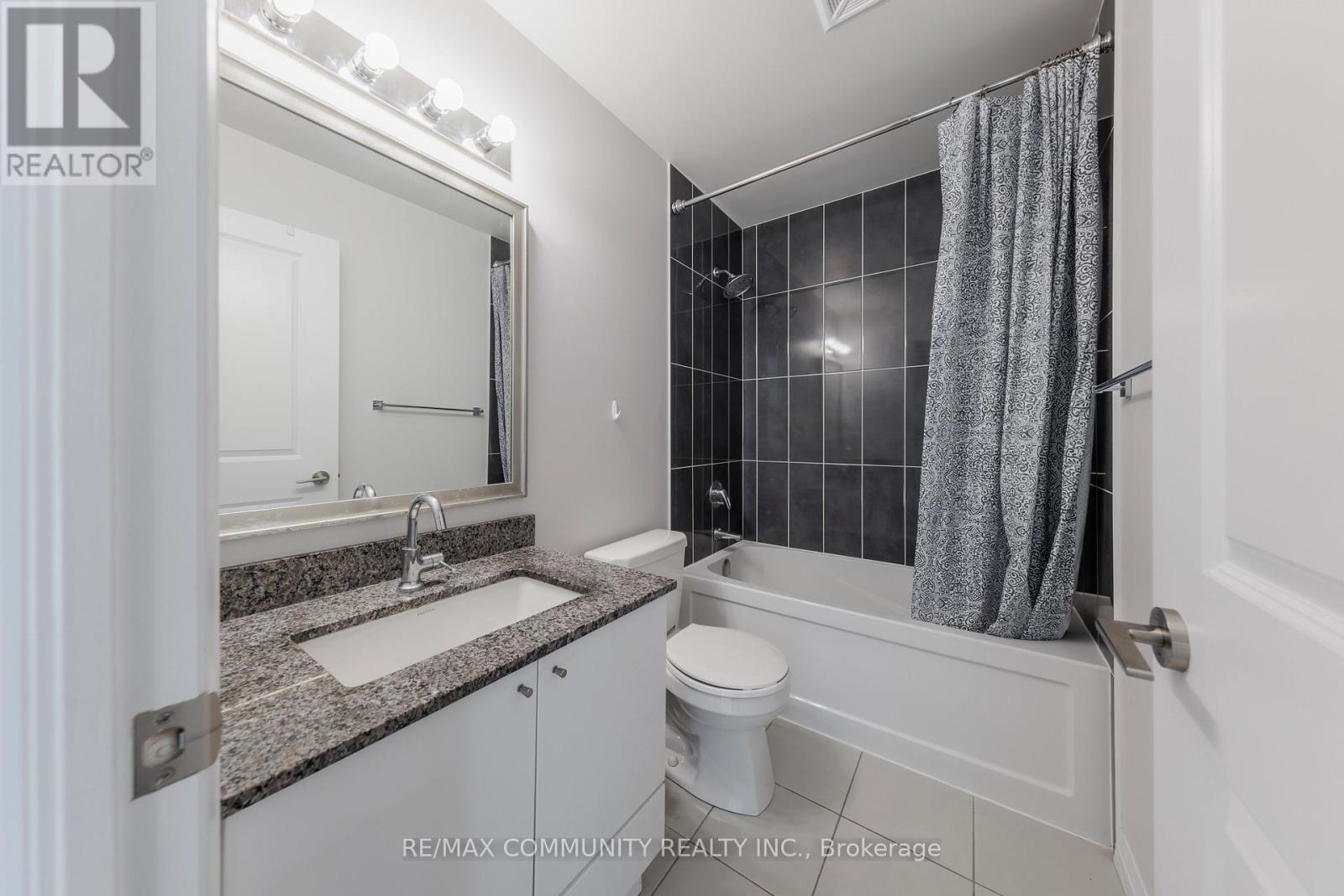 405 - 75 Eglinton Avenue W, Mississauga, Ontario  L5R 0E5 - Photo 12 - W12946804