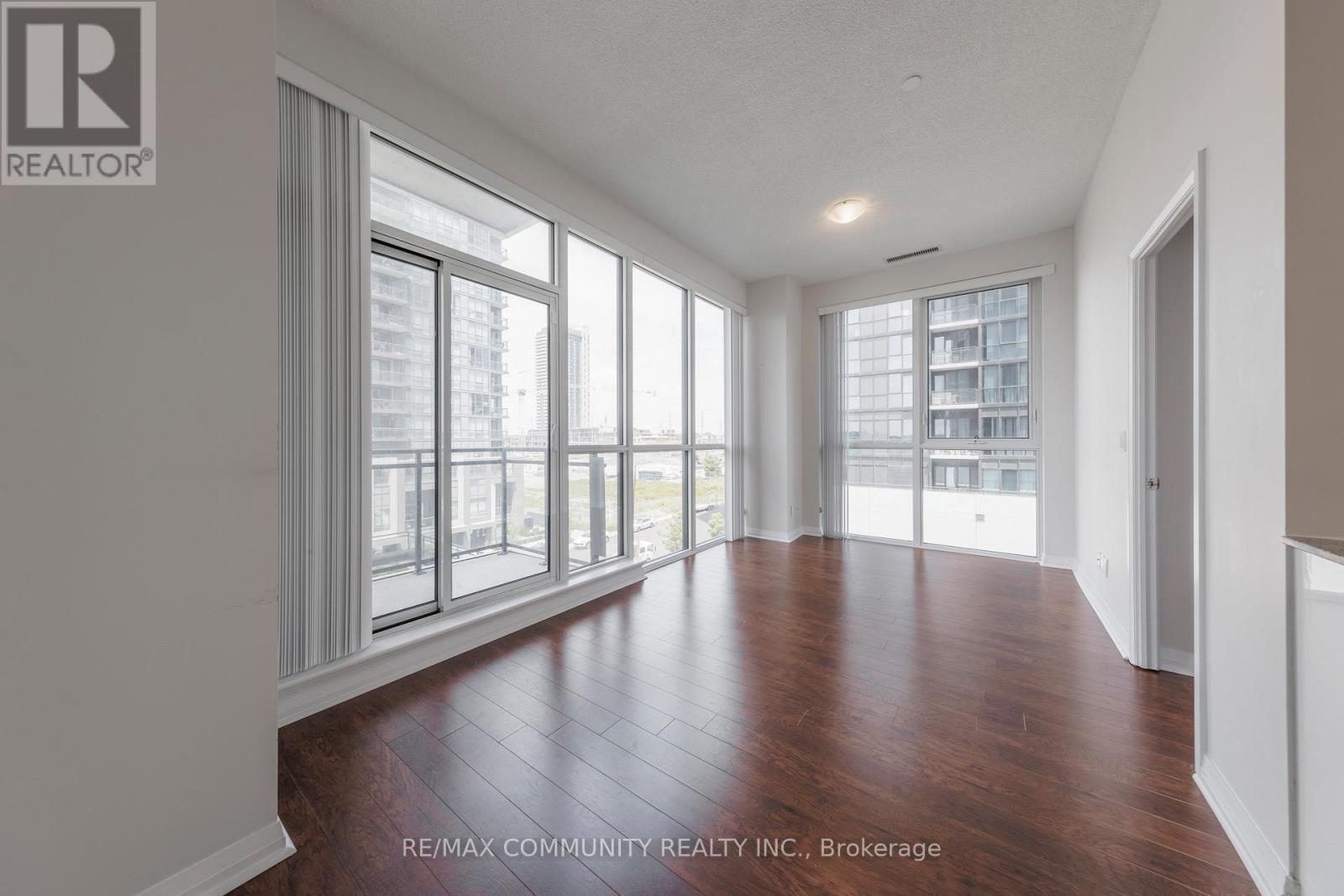 405 - 75 Eglinton Avenue W, Mississauga, Ontario  L5R 0E5 - Photo 3 - W12946804