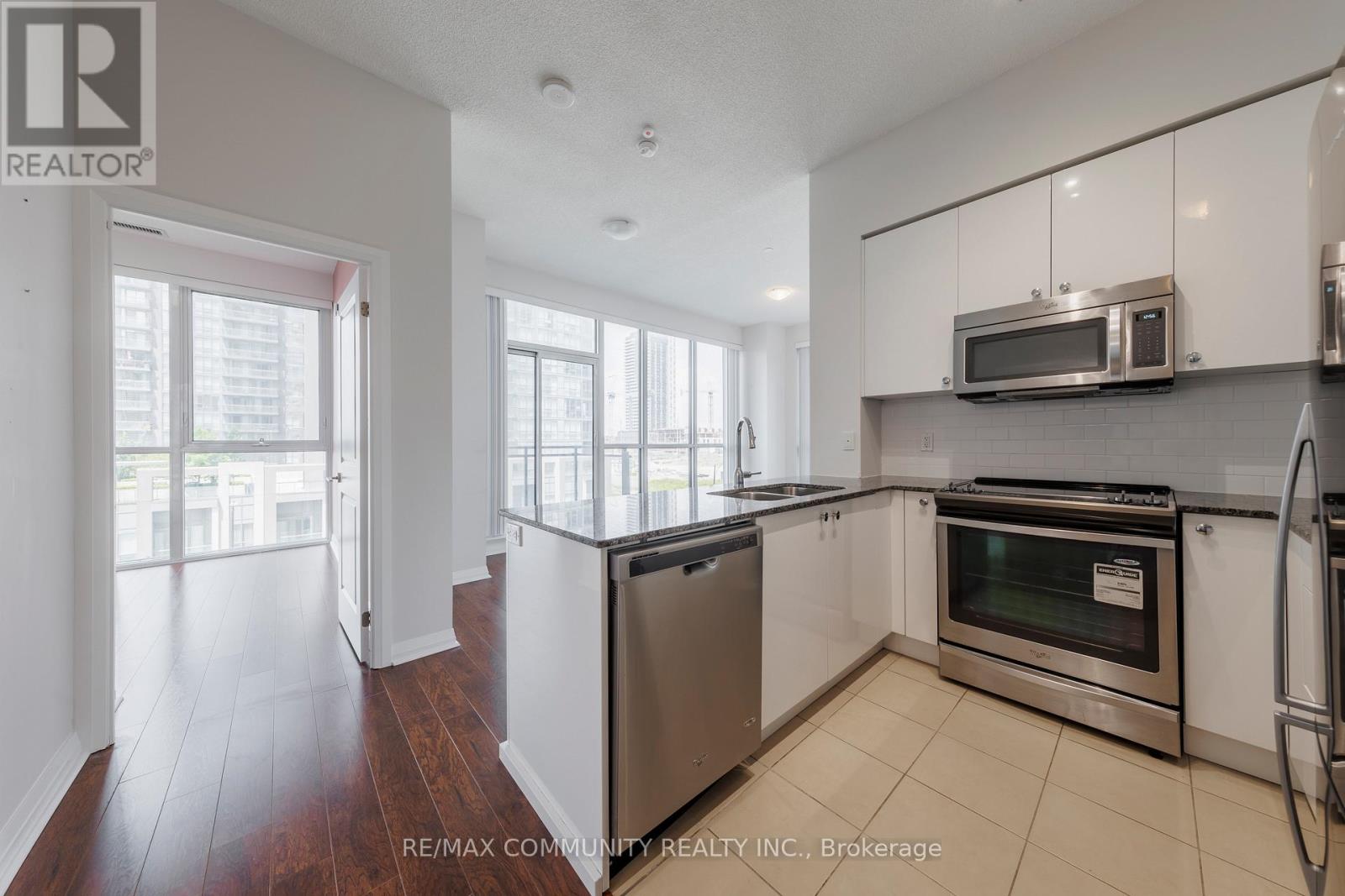 405 - 75 Eglinton Avenue W, Mississauga, Ontario  L5R 0E5 - Photo 6 - W12946804