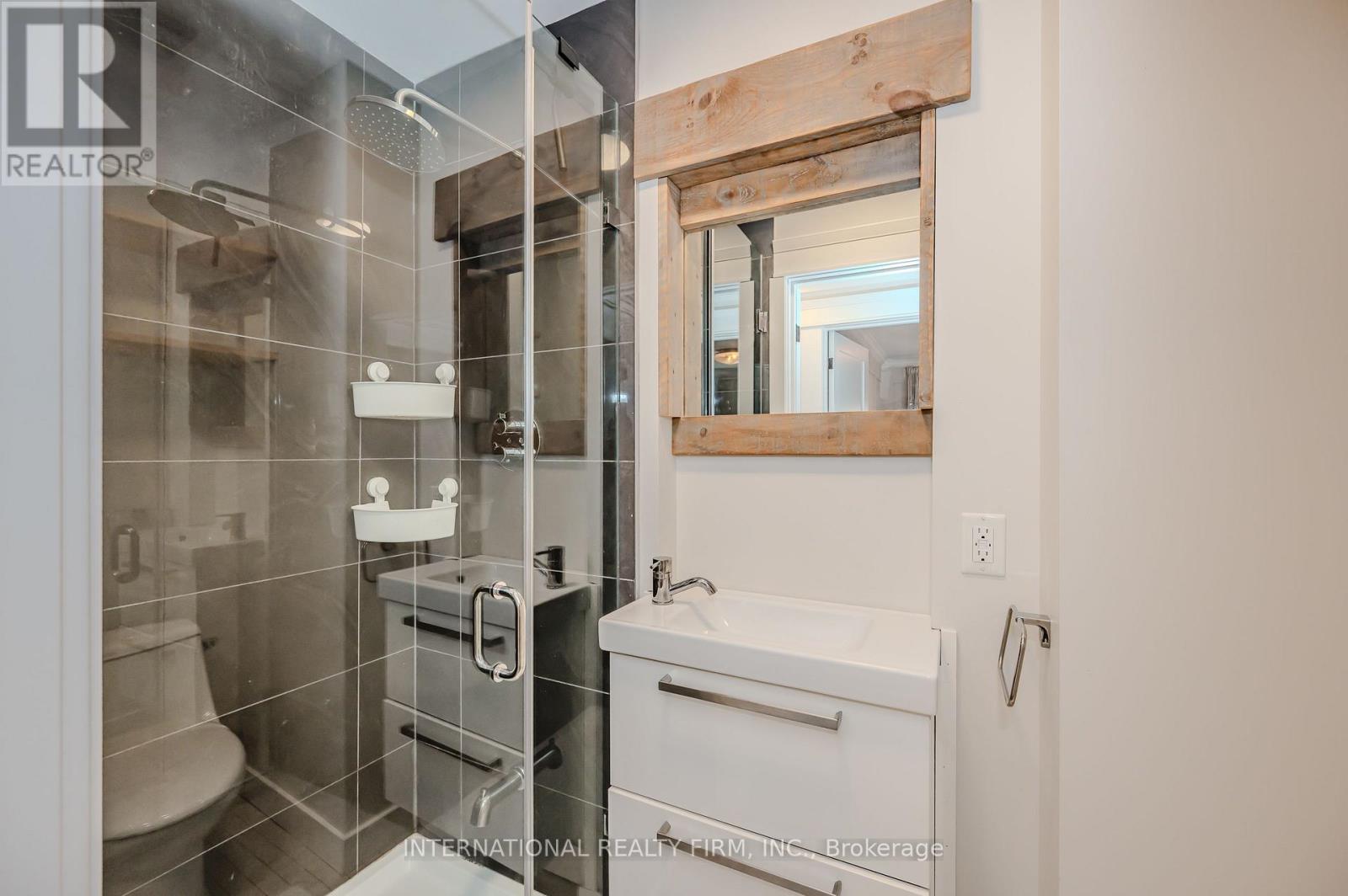 76 Thirty Fifth Street, Toronto, Ontario  M8W 3K4 - Photo 26 - W12946880