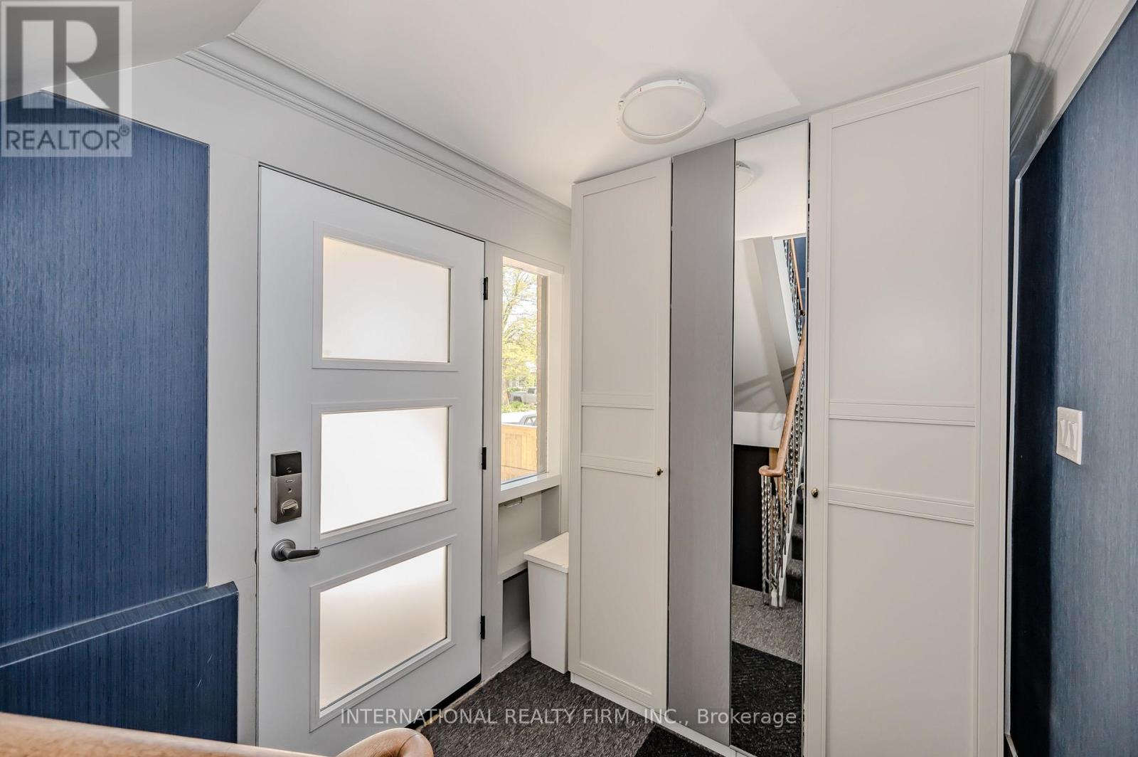 76 Thirty Fifth Street, Toronto, Ontario  M8W 3K4 - Photo 3 - W12946880