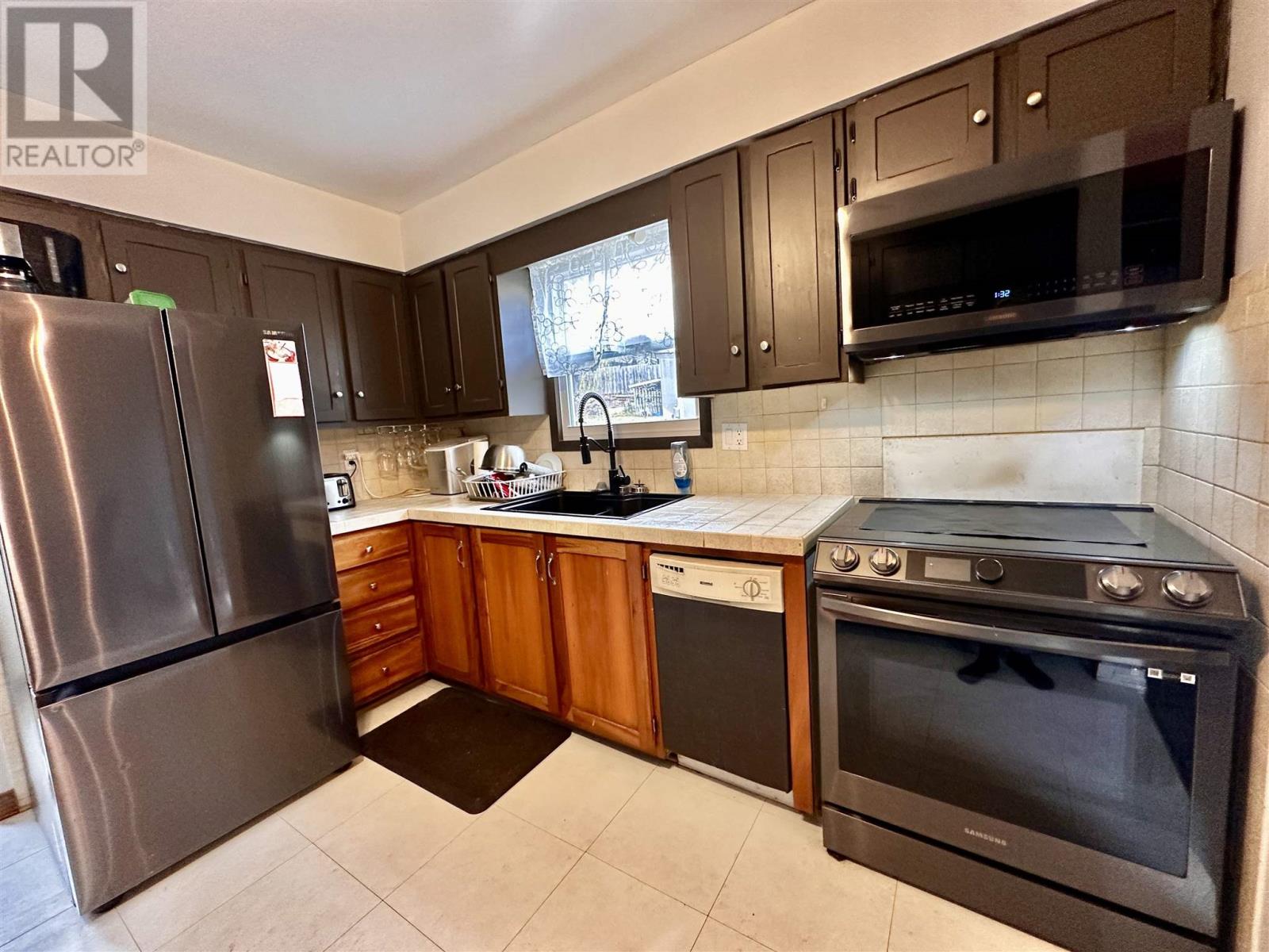 38 Pearson Dr, Elliot Lake, Ontario  P5A 2V6 - Photo 6 - SM253253