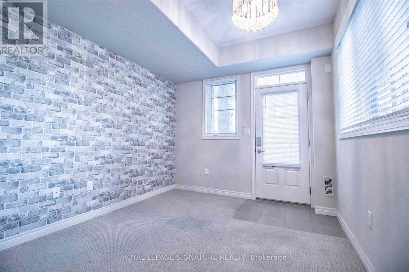 225 Westbank Trail, Hamilton, Ontario  L8J 0H4 - Photo 2 - X12946658