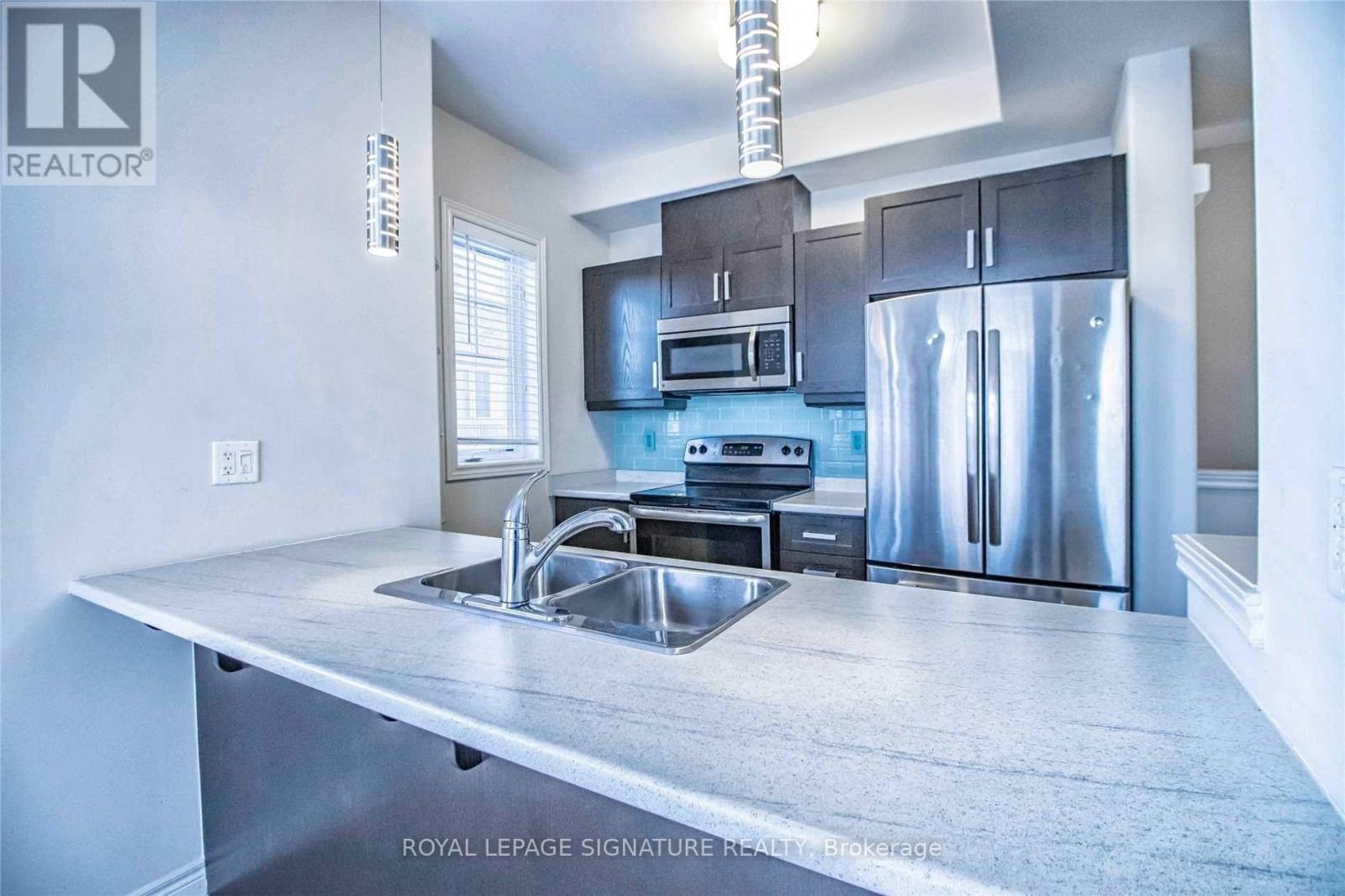 225 Westbank Trail, Hamilton, Ontario  L8J 0H4 - Photo 4 - X12946658