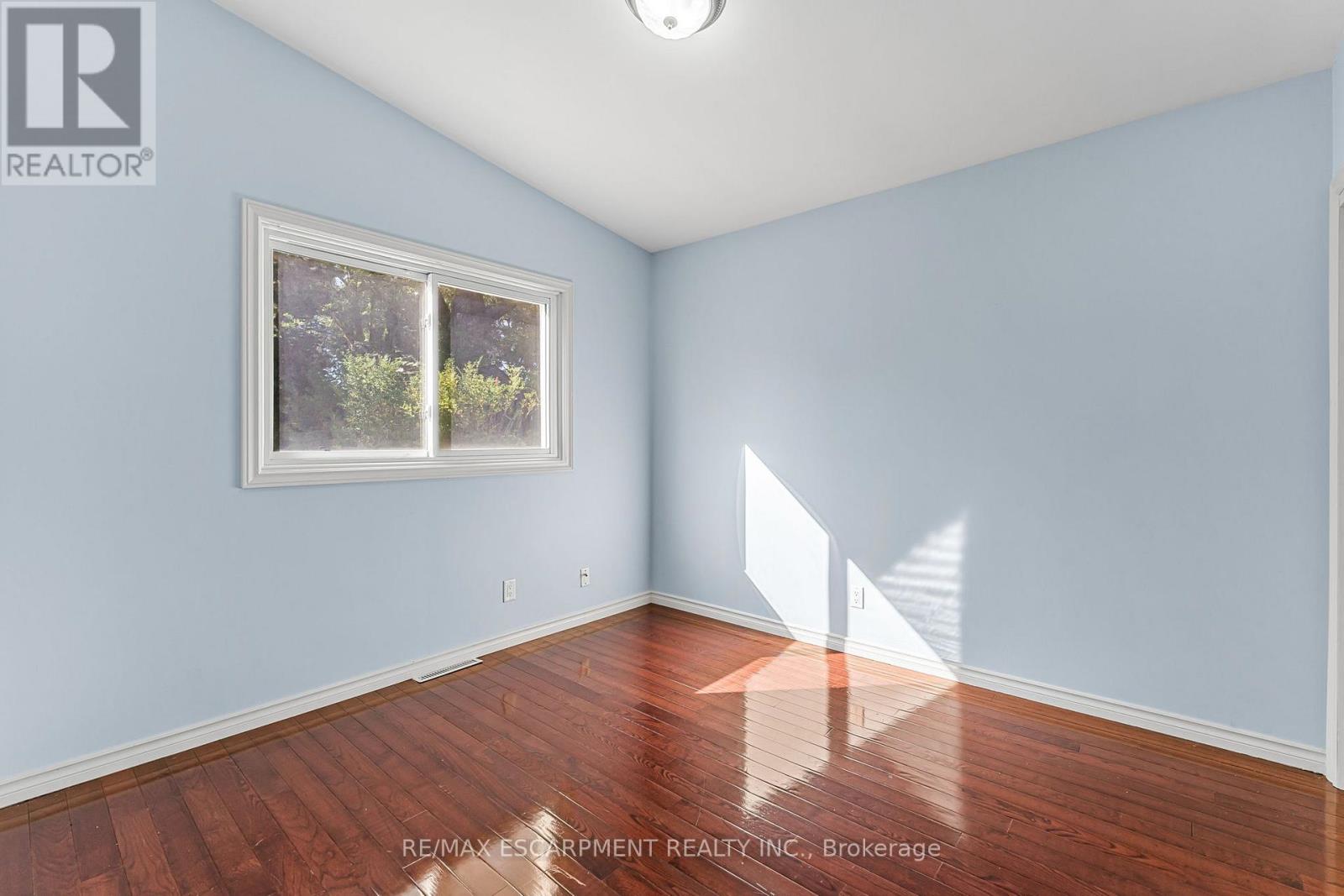 6122 Mayfair Drive, Niagara Falls, Ontario  L0R 2A0 - Photo 18 - X12946772