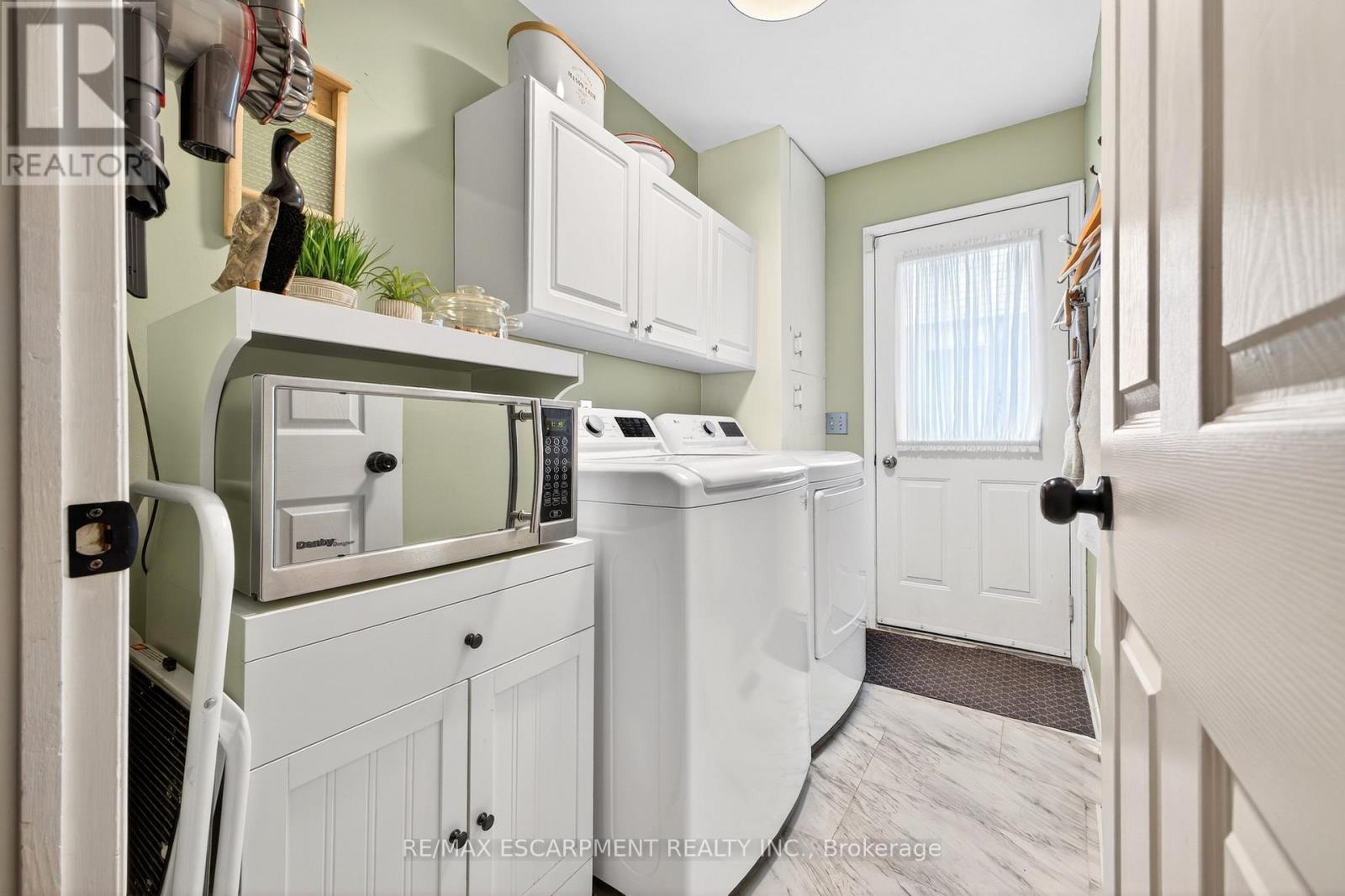 22 Novoco Drive, Hamilton, Ontario  L9C 7E8 - Photo 14 - X12946850