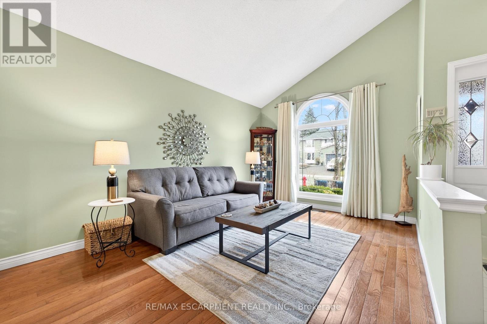 22 Novoco Drive, Hamilton, Ontario  L9C 7E8 - Photo 6 - X12946850