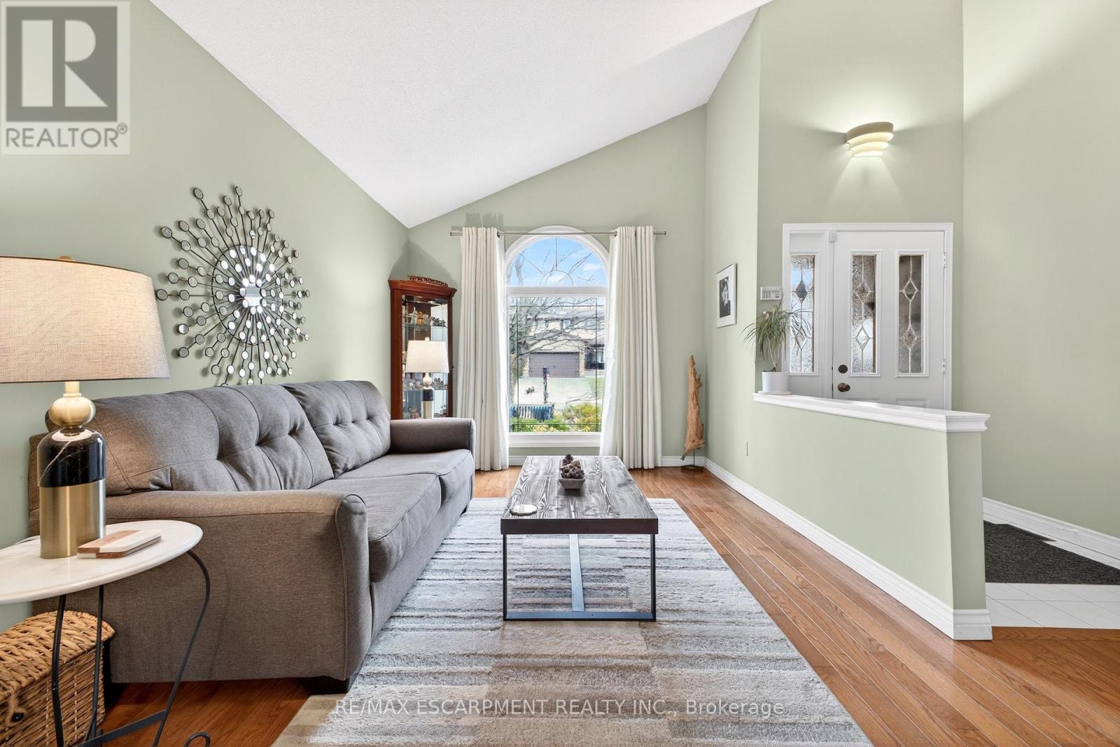 22 Novoco Drive, Hamilton, Ontario  L9C 7E8 - Photo 7 - X12946850