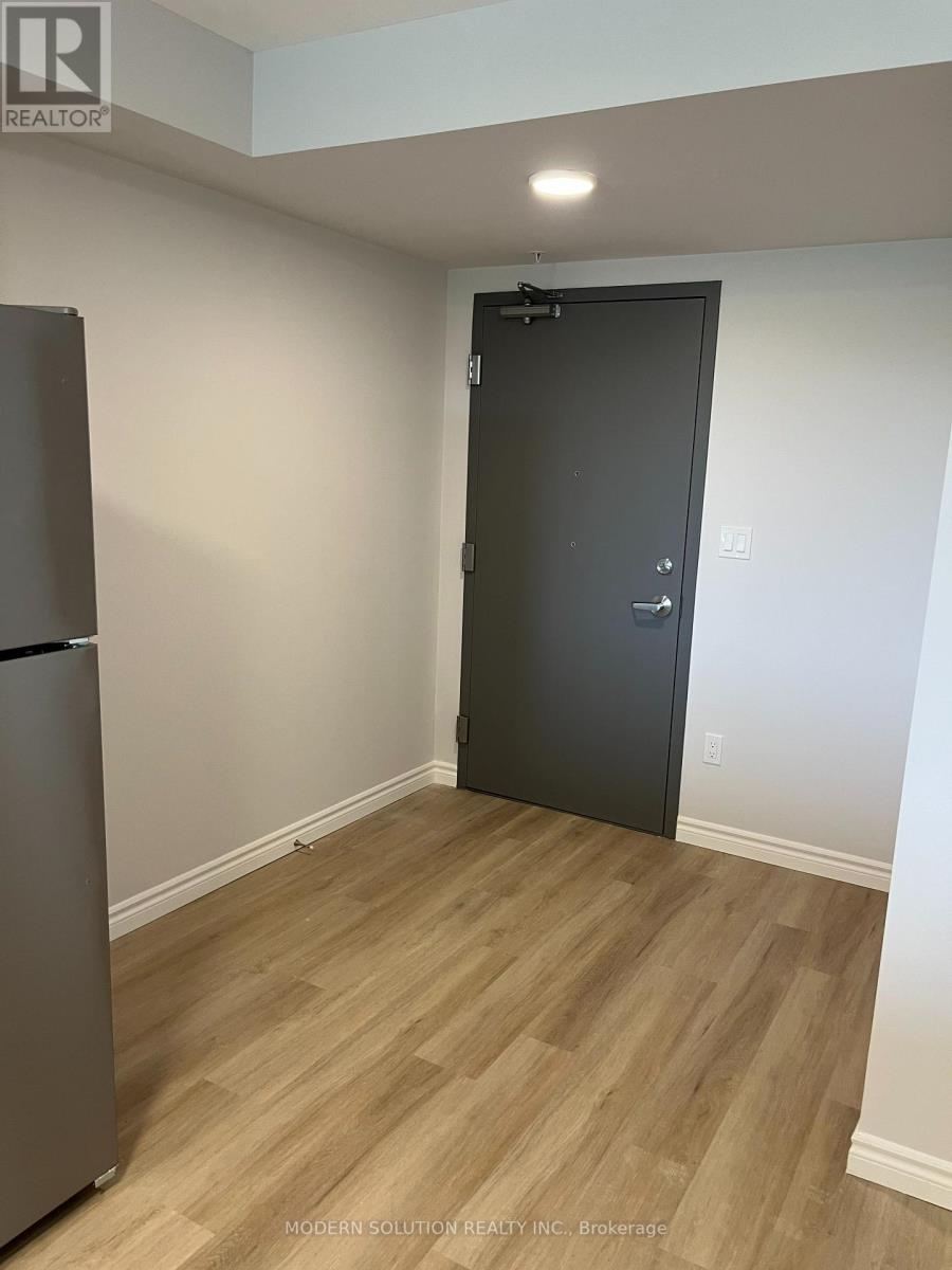 804 - 425 Watson Parkway N, Guelph, Ontario  N1E 7K5 - Photo 2 - X12946892