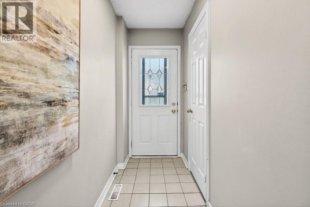 2004 Glenada Crescent Unit# 29, Oakville, Ontario  L6H 5P5 - Photo 4 - 40811311