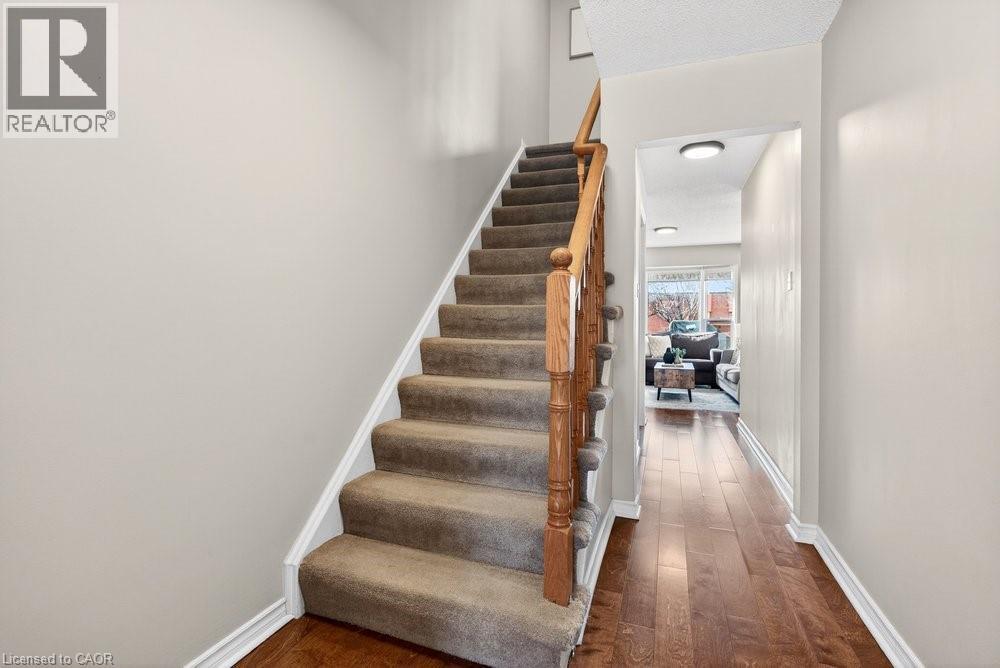 2004 Glenada Crescent Unit# 29, Oakville, Ontario  L6H 5P5 - Photo 6 - 40811311