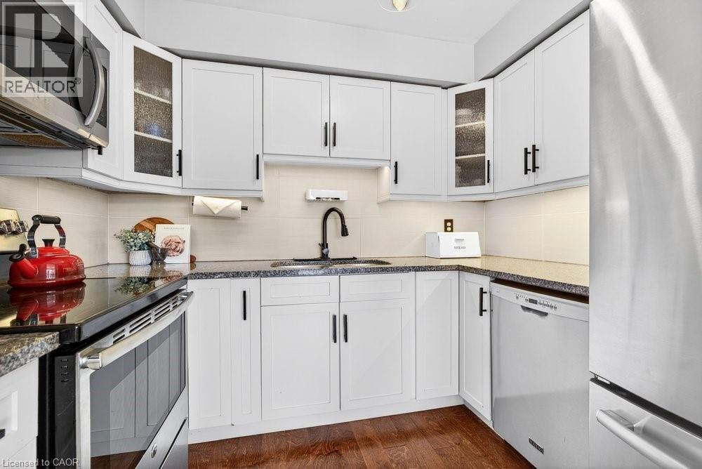 2004 Glenada Crescent Unit# 29, Oakville, Ontario  L6H 5P5 - Photo 15 - 40811311