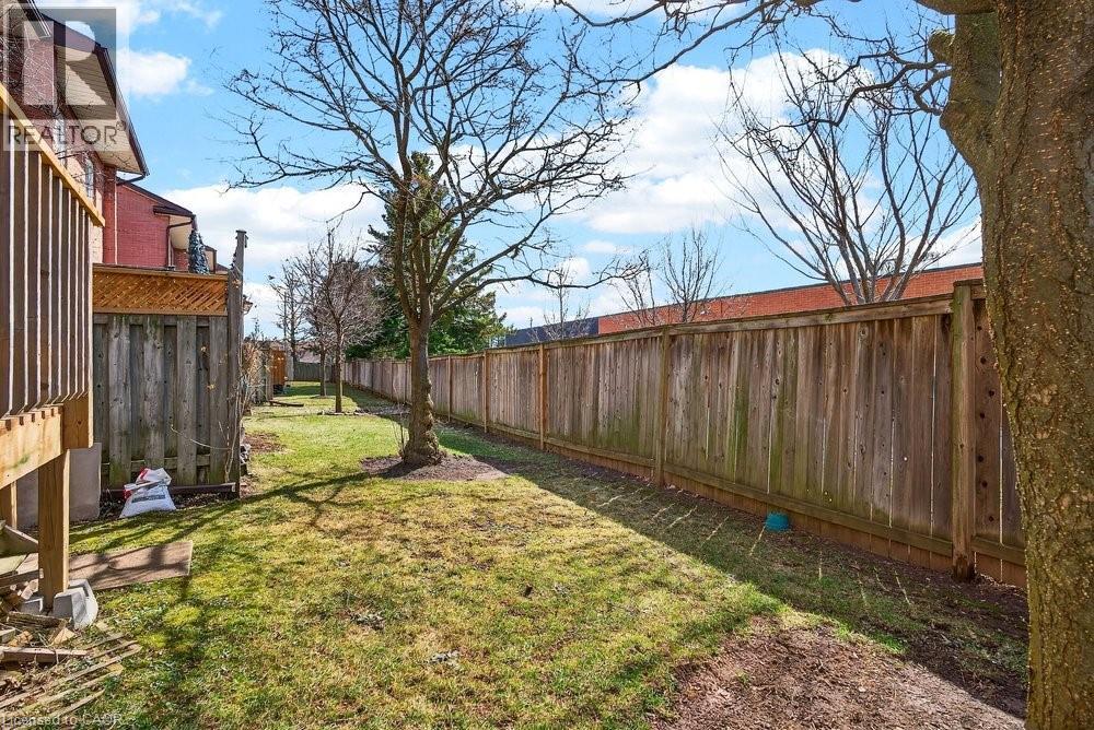 2004 Glenada Crescent Unit# 29, Oakville, Ontario  L6H 5P5 - Photo 40 - 40811311