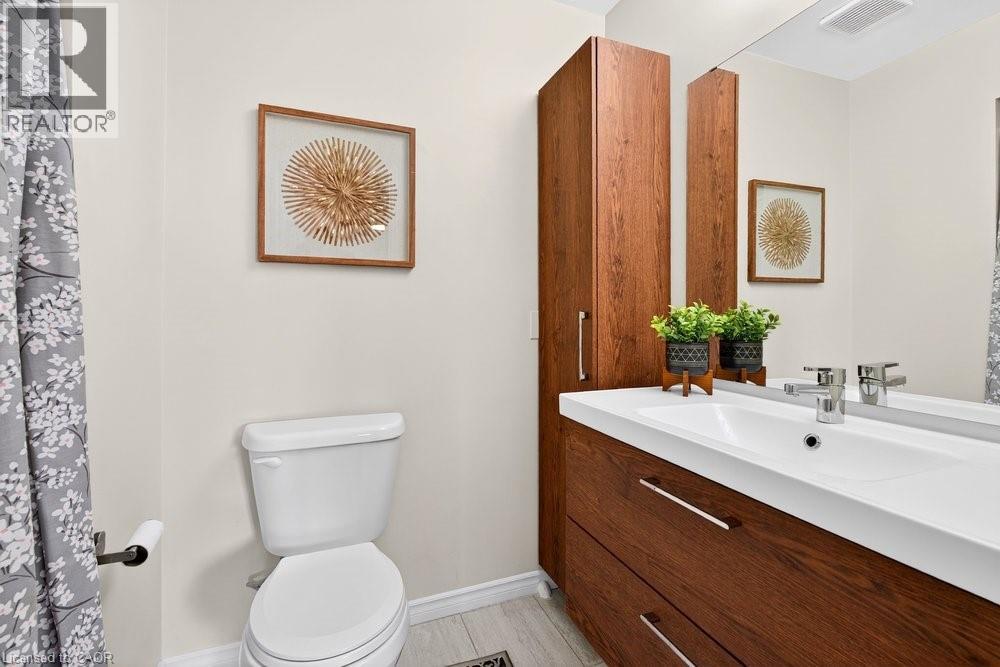 2004 Glenada Crescent Unit# 29, Oakville, Ontario  L6H 5P5 - Photo 22 - 40811311