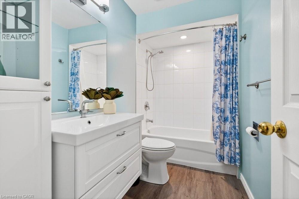 2004 Glenada Crescent Unit# 29, Oakville, Ontario  L6H 5P5 - Photo 28 - 40811311