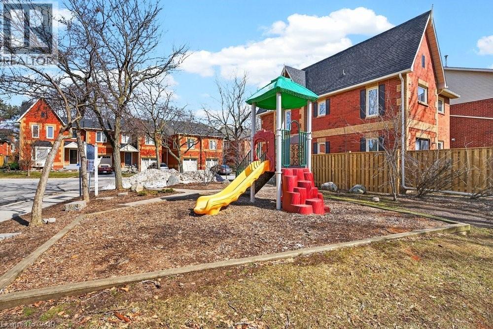 2004 Glenada Crescent Unit# 29, Oakville, Ontario  L6H 5P5 - Photo 41 - 40811311