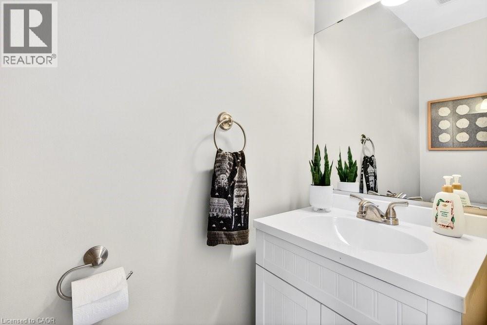 2004 Glenada Crescent Unit# 29, Oakville, Ontario  L6H 5P5 - Photo 16 - 40811311