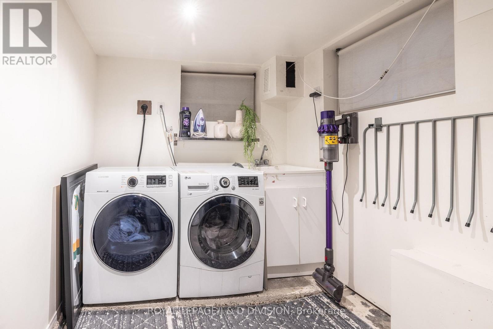 419 Davisville Avenue, Toronto, Ontario  M4S 1H7 - Photo 21 - C12946398