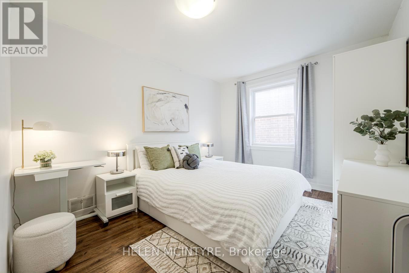 2 Birch Tree Crescent, Toronto, Ontario  M6M 2K8 - Photo 14 - W12942450