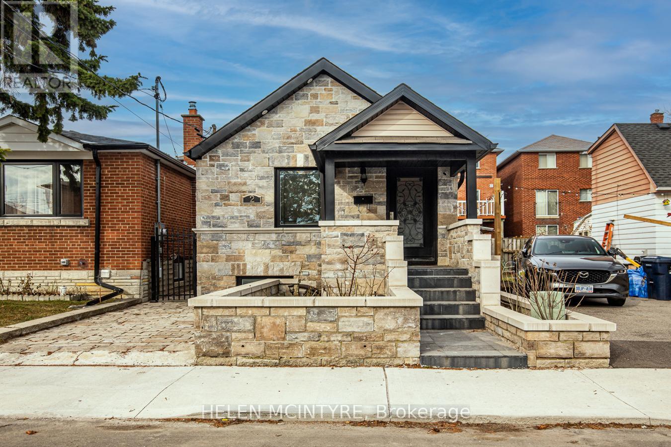 2 BIRCH TREE CRESCENT, Toronto, Ontario