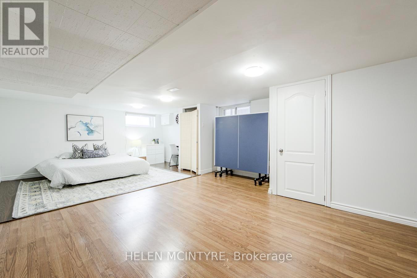 2 Birch Tree Crescent, Toronto, Ontario  M6M 2K8 - Photo 20 - W12942450