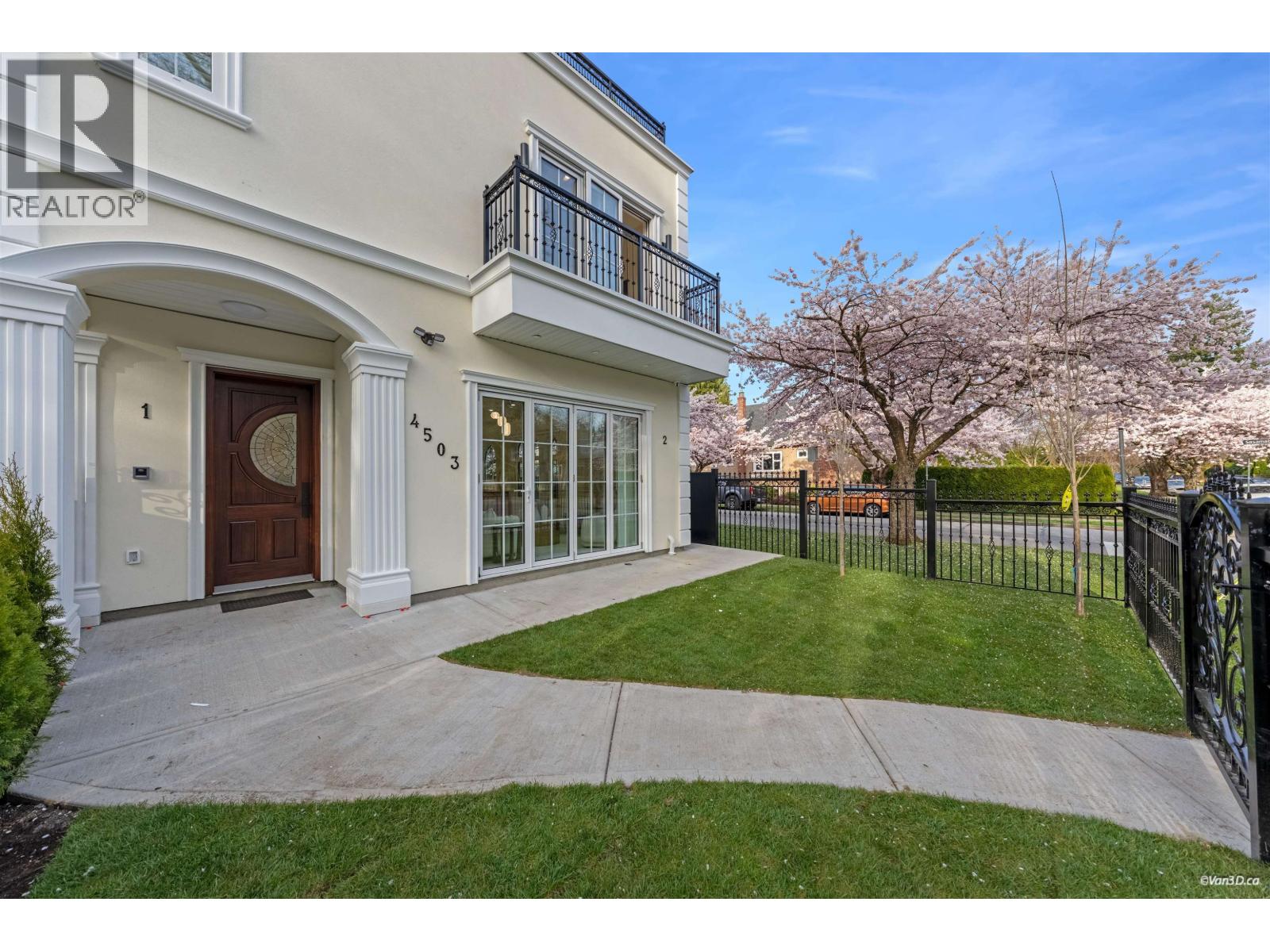 2 4503 W 15th Avenue, Vancouver, British Columbia  V6R 3B3 - Photo 2 - R3105575