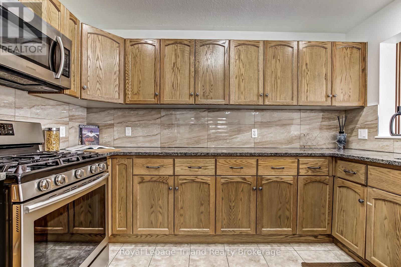 129 Passchendaele Street N, Woodstock, Ontario  N4T 0J3 - Photo 12 - X12946972