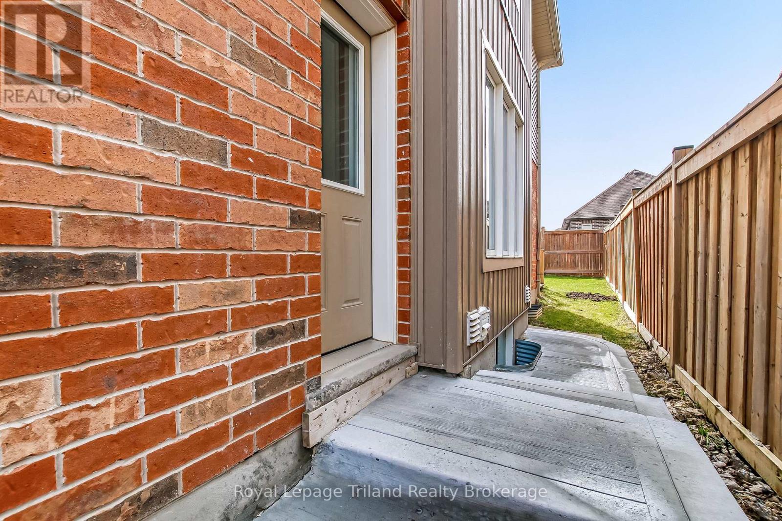 129 Passchendaele Street N, Woodstock, Ontario  N4T 0J3 - Photo 3 - X12946972